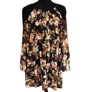 Forever 21 babydoll style floral chiffon overlay dress with lace shoulders/ back